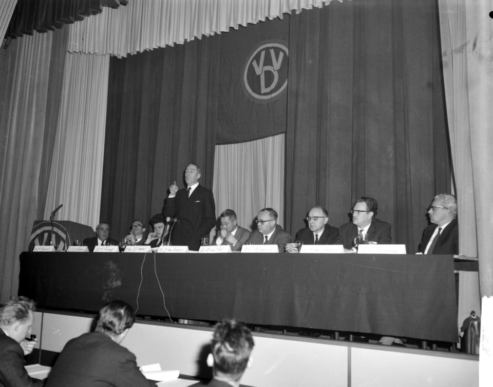 Conferentie VVD in Minervapaviljoen te Amsterdam. Toespraak van E.G. Stijkel, Bestanddeelnr 914-7541