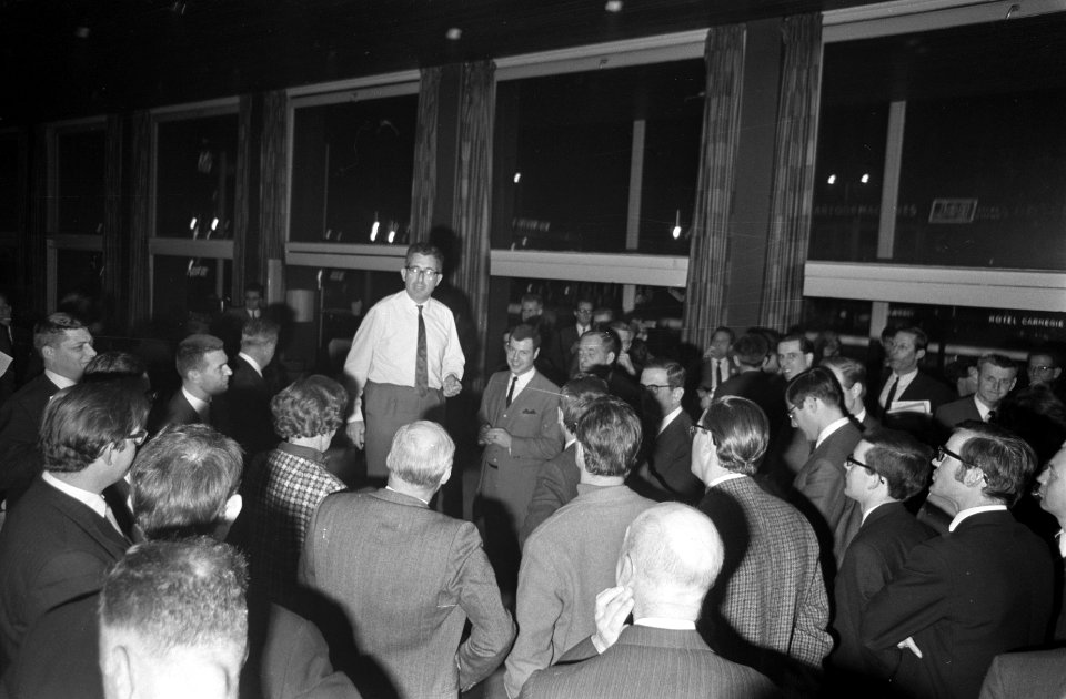 Congres Staatsrecht en Huishoudelijk Congres D66 te Arnhem 23 J.H. van Ardenne, Bestanddeelnr 921-9436