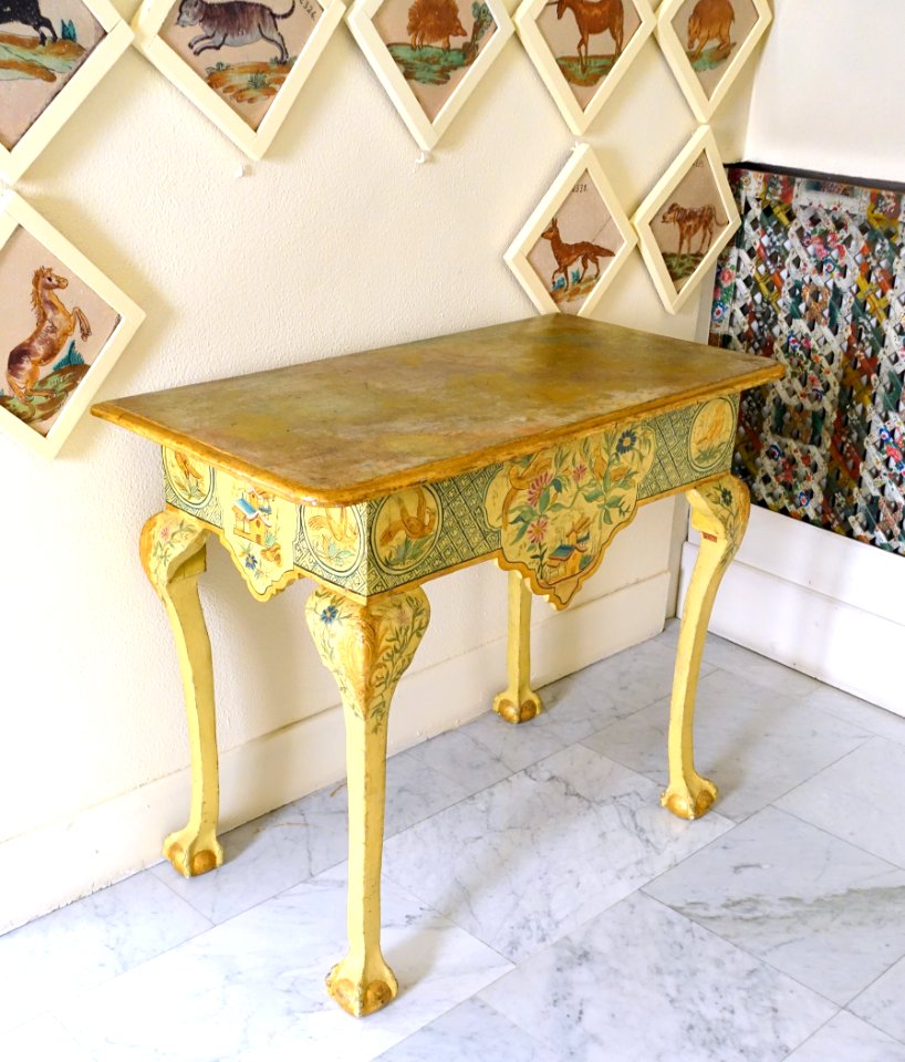 Console table, Levante or Catalonia, c. 1870 AD, wood - Museo Nacional de Artes Decorativas - Madrid, Spain - DSC08466