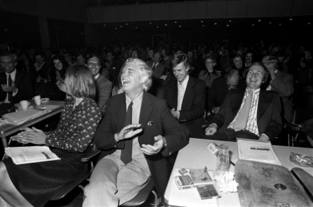 Congres D66 in Amsterdam vlnr Jan ten Brink (partijvoorzitter) en Terlouw (, Bestanddeelnr 927-4661