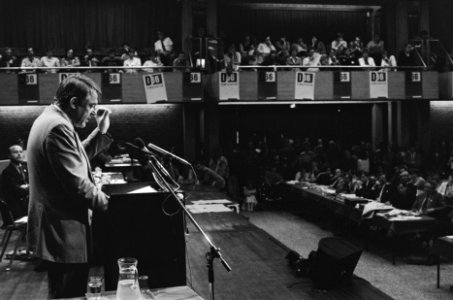 Congres D66 Hans van Mierlo tijdens toespraak, Bestanddeelnr 933-3536