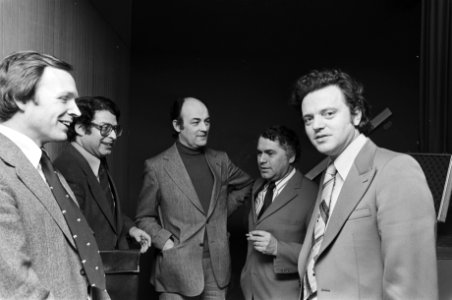Congres Arjos (AR Jongeren) Den Haag v.l.n.r. gastsprekers Terlouw, Van Thijn , Bestanddeelnr 928-4747