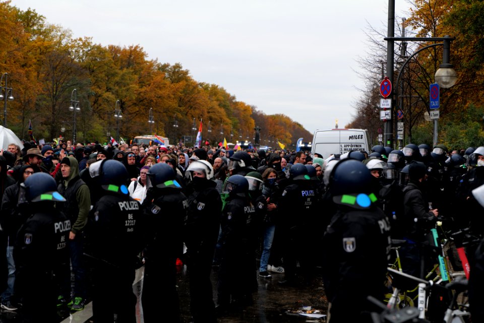 Conspiracist demonstration Berlin 2020-11-18 280
