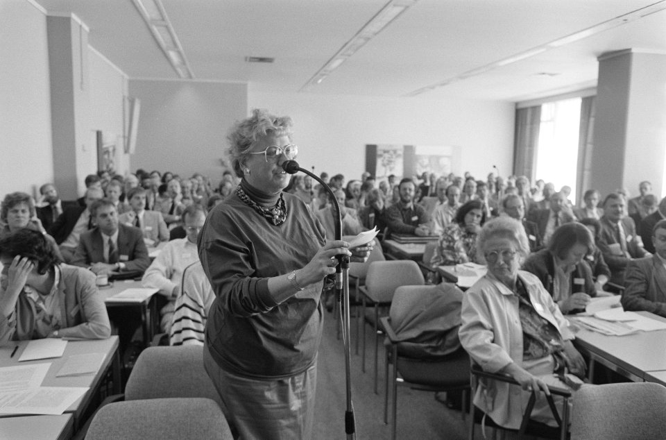 Congres Onderwijsrecht in Utrecht v.l.n.r. prof. Koekoek drs. De Haan en Prof. , Bestanddeelnr 934-0897