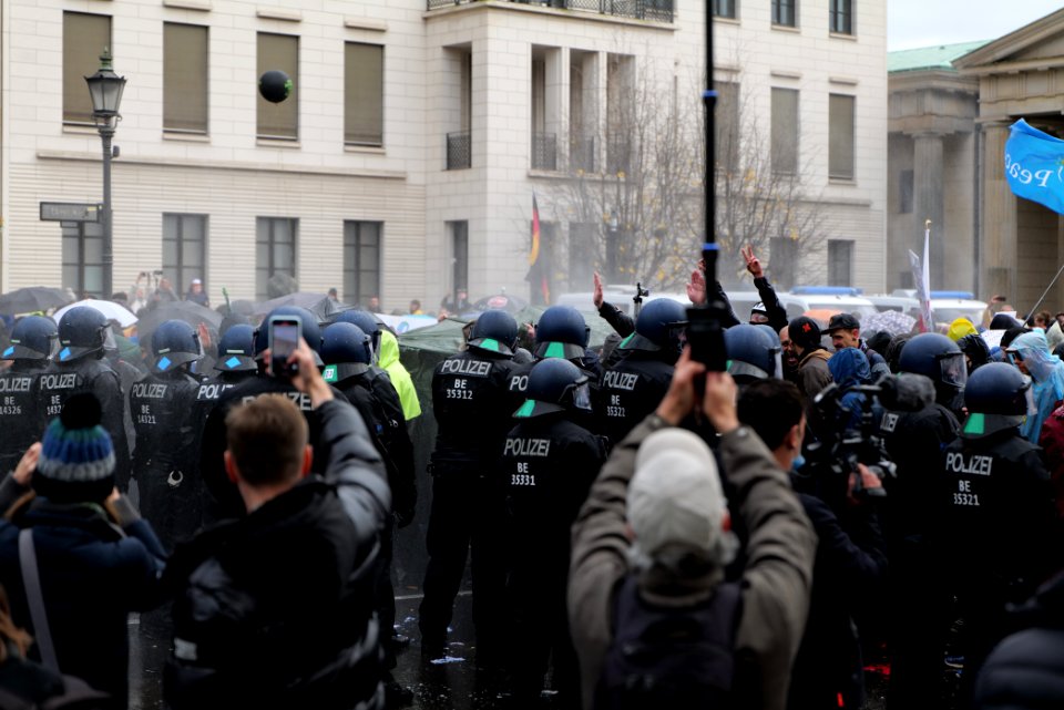 Conspiracist demonstration Berlin 2020-11-18 209