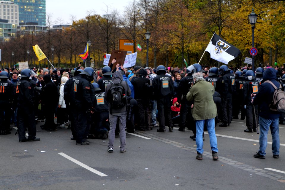 Conspiracist demonstration Berlin 2020-11-18 326