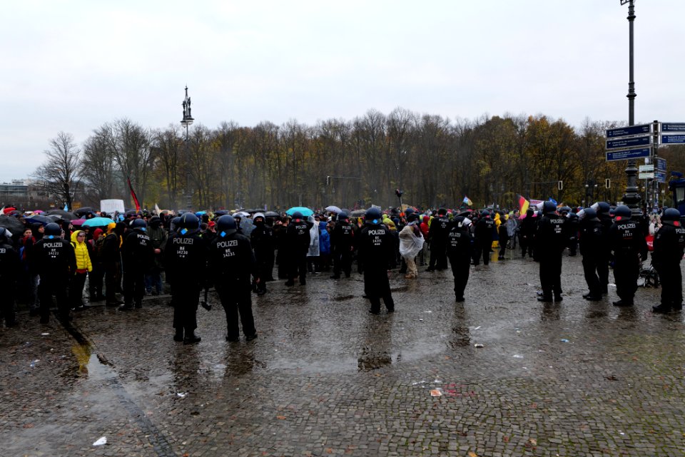 Conspiracist demonstration Berlin 2020-11-18 275