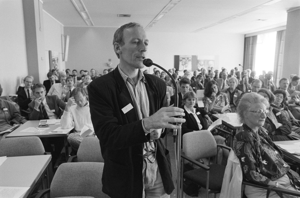 Congres Onderwijsrecht in Utrecht v.l.n.r. prof. Koekoek drs. De Haan en Prof. , Bestanddeelnr 934-0900