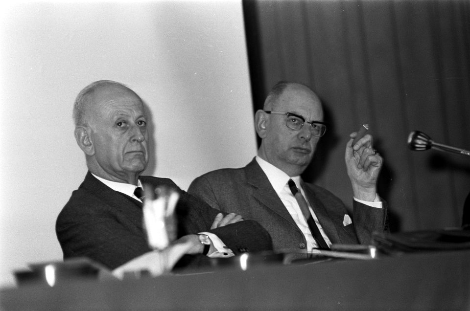 Congres over Geluidshinder in aula Technische Hogeschool te Delft nr. 21 , 22, Bestanddeelnr 921-7716