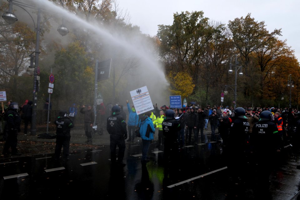 Conspiracist demonstration Berlin 2020-11-18 289