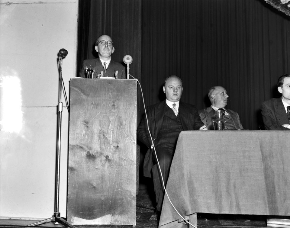 Congres Personenvervoer te Amsterdam, Bestanddeelnr 904-8287