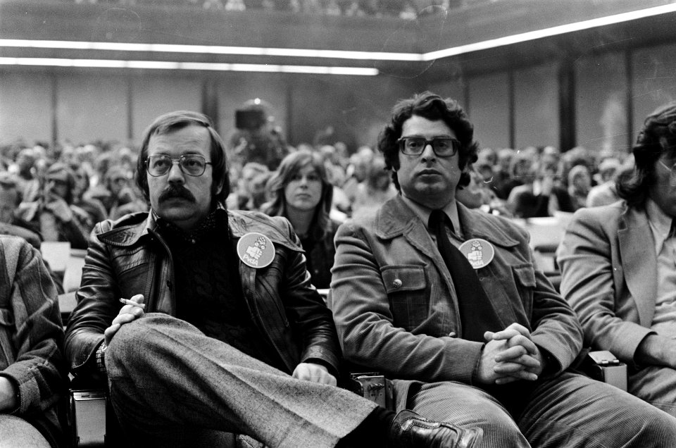 Congres PvdA over vrede en veiligheid in RAI Relus ter Beek (l) en Ed van Thijn, Bestanddeelnr 927-8633