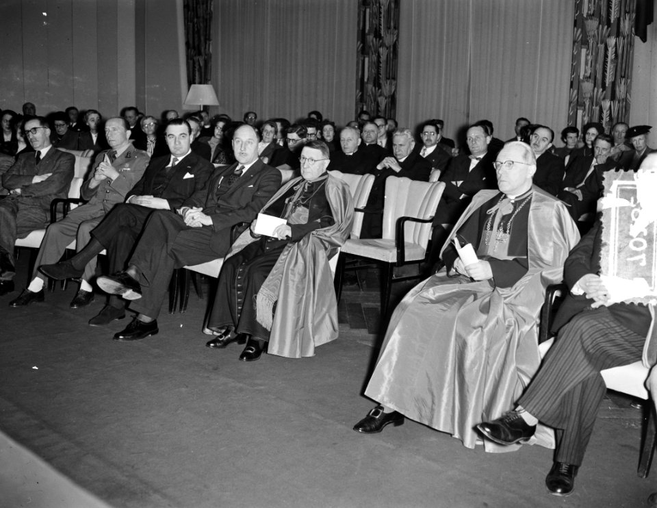 Congres International Unie van Katholieke Werkgevenden o.a. mejuffrouw Dr. M. A., Bestanddeelnr 907-0182