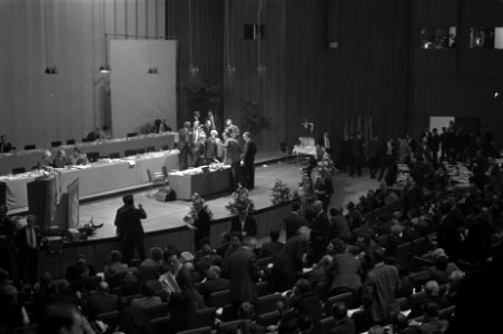 Congres Partij van de Arbeid in Nederlands Congresgebouw Den Haag overzicht van , Bestanddeelnr 922-1854