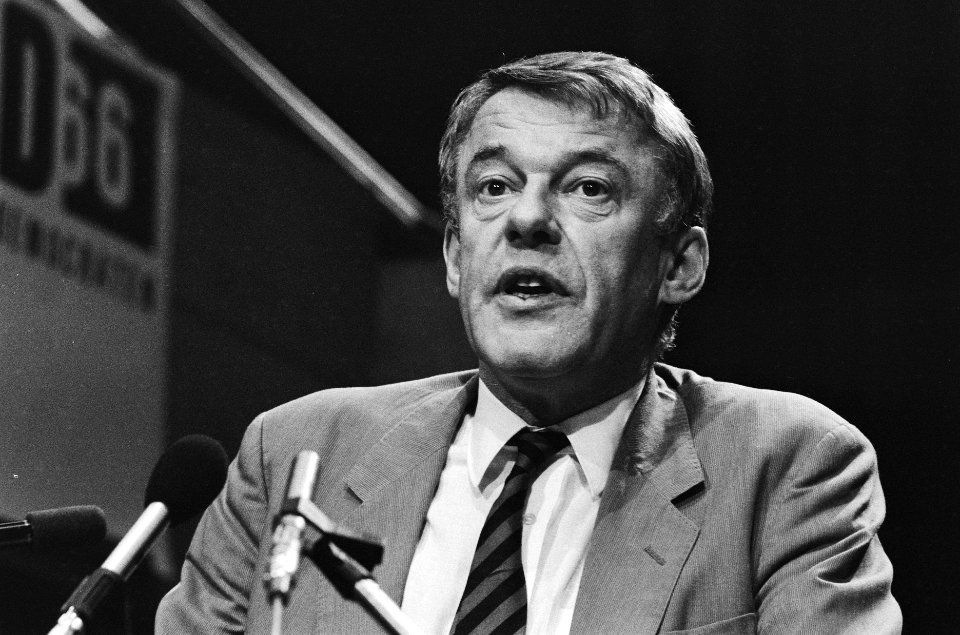 Congres D66 Hans van Mierlo tijdens toespraak, kop, Bestanddeelnr 933-3537