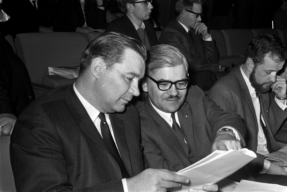 Congres Partij van de Arbeid in Nederlands Congresgebouw Den Haag P. Kors (recht, Bestanddeelnr 922-1838