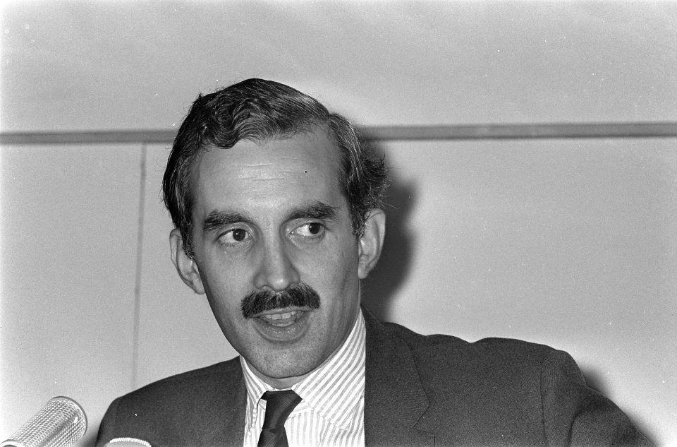 Congres PPR in Arnhem, de nieuw gekozen voorzitter Mr.E. Jurgens (kop) tijdens r, Bestanddeelnr 921-7403