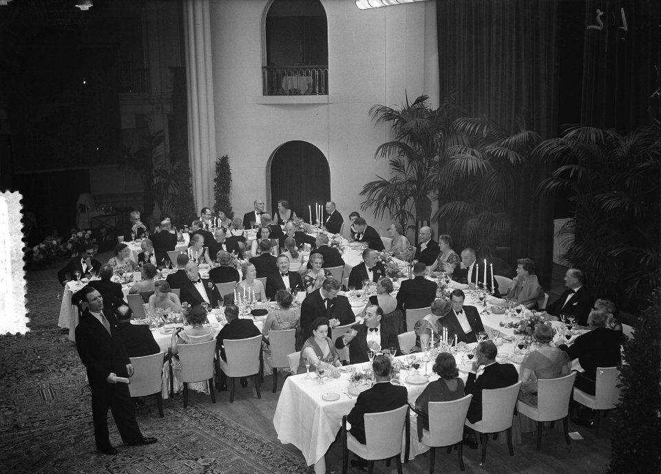 Congres zee assuradeuren Den Haag , hoofdtafel, Bestanddeelnr 906-7163