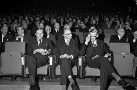 Congres over stadsvernieuwing in congresgebouw Den Haag, Bestanddeelnr 925-3395