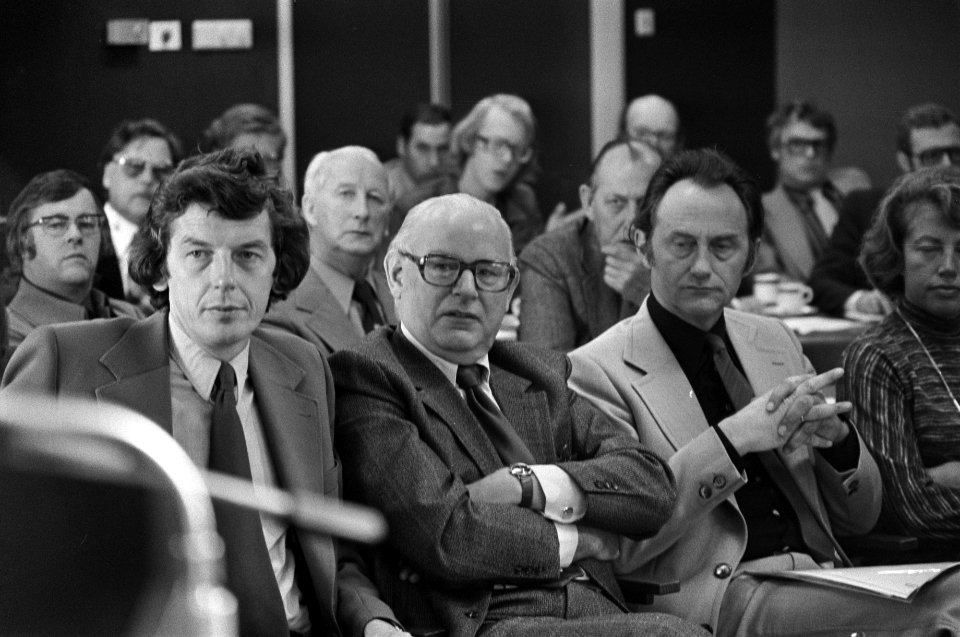 Congres voetbalproforganisaties in Hoofddorp Kok (links) en Boersma (rechts) ti, Bestanddeelnr 928-1873