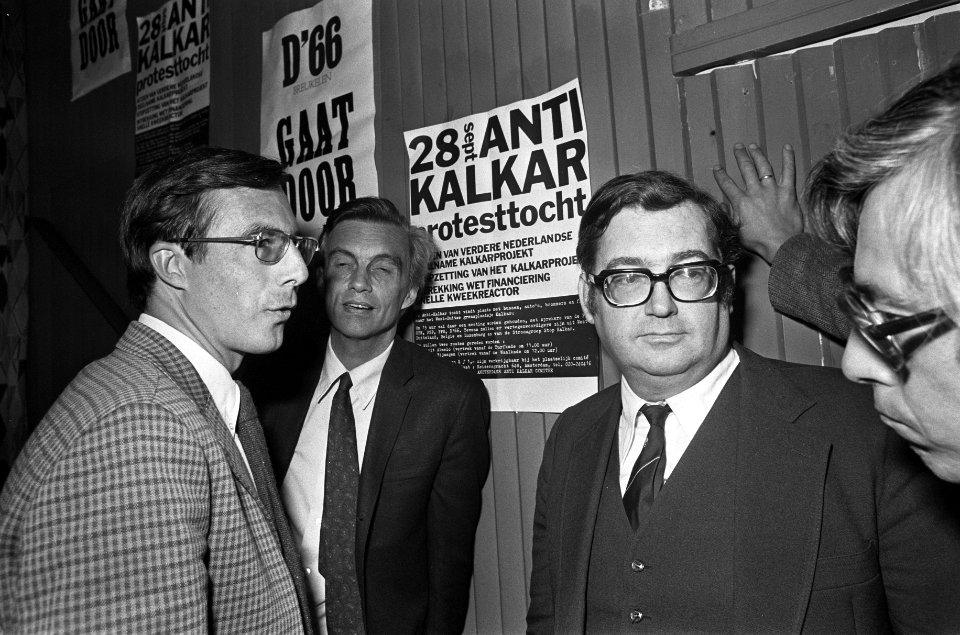 Congres D66 in Amsterdam vlnr Brinkhorst, Glastra van Loon en minister Gruy, Bestanddeelnr 927-4662