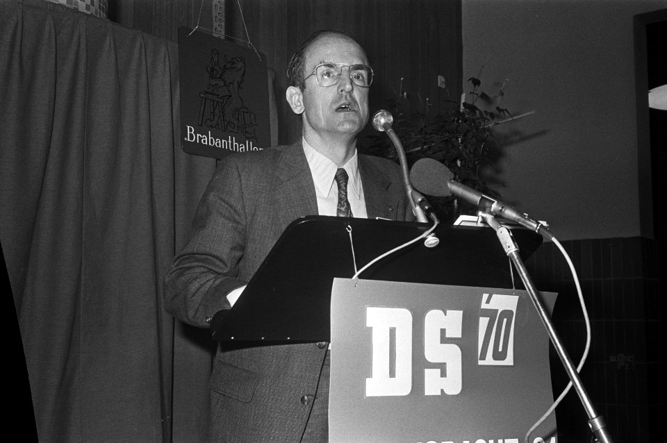 Congres DS70 in Den Bosch , Drees jr spreekt (kop), Bestanddeelnr 926-3271