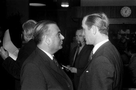 Congres DS70 in Den Bosch , nummer 24 Berger (l) en De Brauw , nummer 22 en 23 p, Bestanddeelnr 926-3268