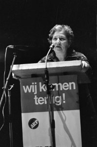 Congres ARP in Hoogeveen mevrouw Van Leeuwen aan het woord, Bestanddeelnr 928-3230