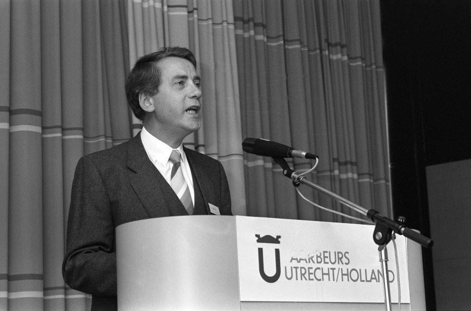 Congres Onderwijsrecht in Utrecht v.l.n.r. prof. Koekoek drs. De Haan en Prof. , Bestanddeelnr 934-0891