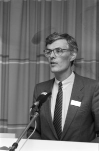 Congres Onderwijsrecht in Utrecht v.l.n.r. prof. Koekoek drs. De Haan en Prof. , Bestanddeelnr 934-0895