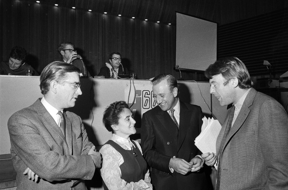 Congres D66 in Turfschip, Breda, Bestanddeelnr 924-1114