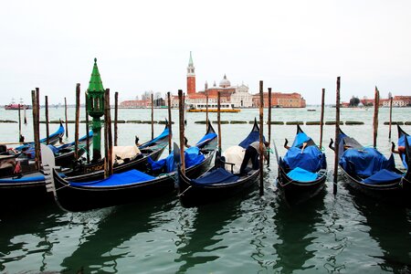 Port dock channel