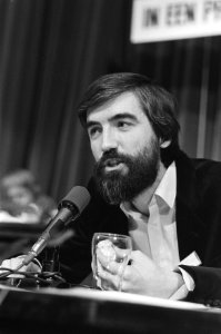 Congres PvdA in Amsterdam, Max van der Berg tijdens zijn toespraak, 28 februari 1981, Bestanddeelnr 931-3495