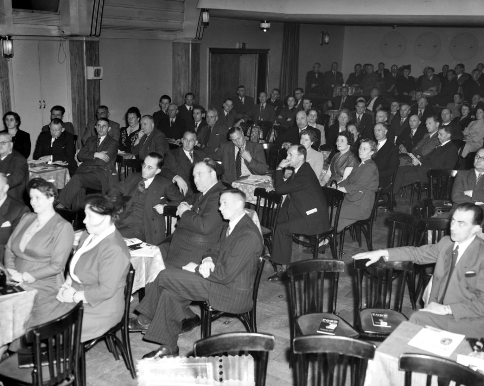 Congres Personenvervoer te Amsterdam, Bestanddeelnr 904-8264