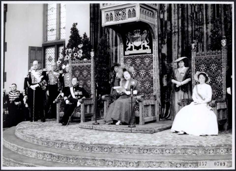 Collectie Fotocollectiie Afdrukken ANEFO Rousel, fotonummer 157-0709, Bestanddeelnr 157-0709
