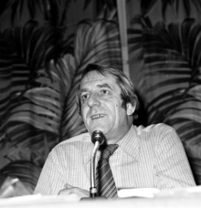 Congres Voedingsbonden FNV in Krasnapolsky Amsterdam voorzitter Cees Schelling , Bestanddeelnr 929-4374