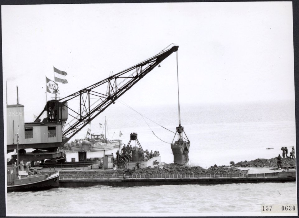 Collectie Fotocollectiie Afdrukken ANEFO Rousel, fotonummer 157-0630, Bestanddeelnr 157-0630