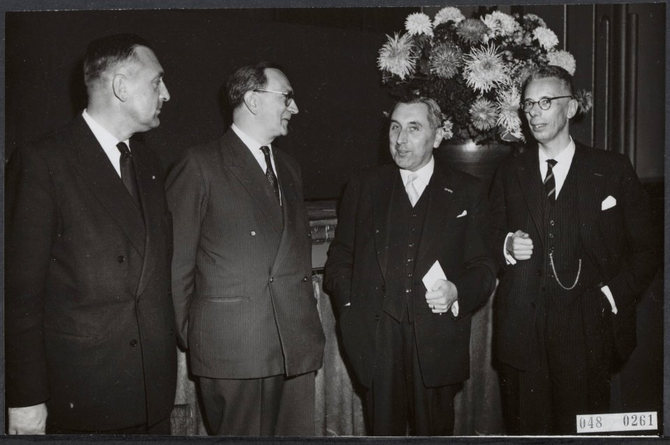 Congres van de Nederlandse Vereniging van Journalisten in Bellevue te Amsterdam , Bestanddeelnr 048-0261