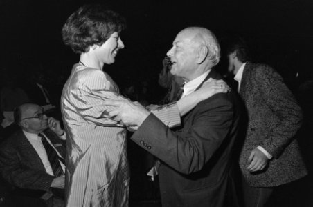 Congres PvdA in Amsterdam nieuwe voorzitter Marjanne Sint en Joop den Uyl, Bestanddeelnr 933-9415