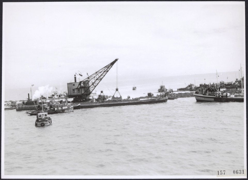 Collectie Fotocollectiie Afdrukken ANEFO Rousel, fotonummer 157-0631, Bestanddeelnr 157-0631