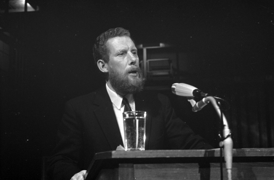Congres Radio en TV-verslaggevers in Hilversum. Professor dr. P. J. A. van der H, Bestanddeelnr 921-4179
