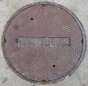 Com Electric - manhole cover - Cambridge, MA - DSC02778-001