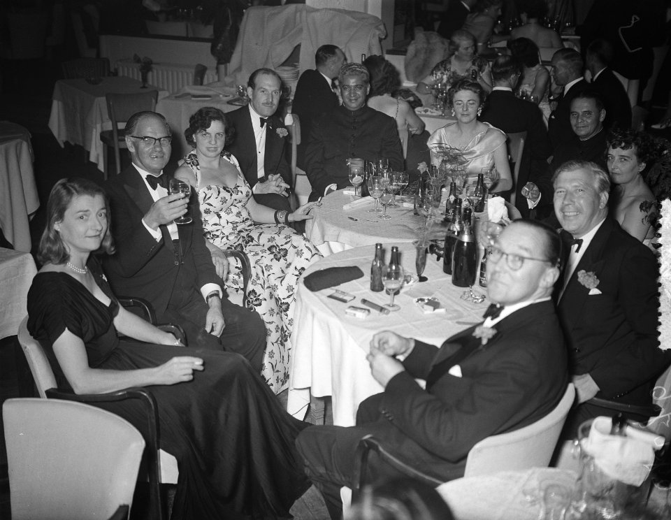 Congres zee assuradeuren Den Haag , dansen, Bestanddeelnr 906-7176