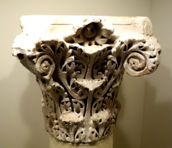 Column capital with acanthus leaf decoration, Spain, probably Cordoba,Umayyad Caliphate, 10th century AD, marble - Cincinnati Art Museum - DSC04137