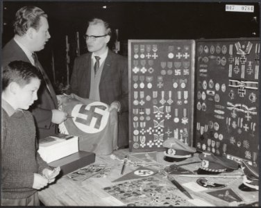 Collecties, verzamelaars, nazis, leger, Bestanddeelnr 047-0784
