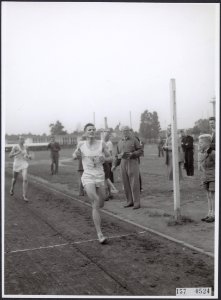 Collectie Fotocollectiie Afdrukken ANEFO Rousel, fotonummer 157-0524, Bestanddeelnr 157-0524
