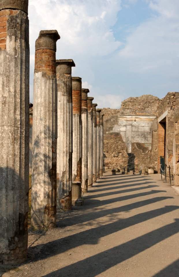 Colonnade house faun Pompeii