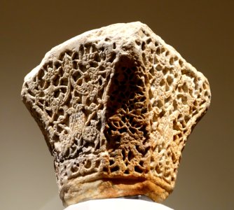 Column capital, Syria, 13th century AD, marble - Aga Khan Museum - Toronto, Canada - DSC06546