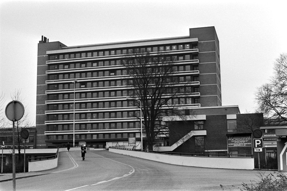 College van ziekenhuisvoorziening adviseert om in 1985 vi ziekenhuizen in Kennem, Bestanddeelnr 928-9940