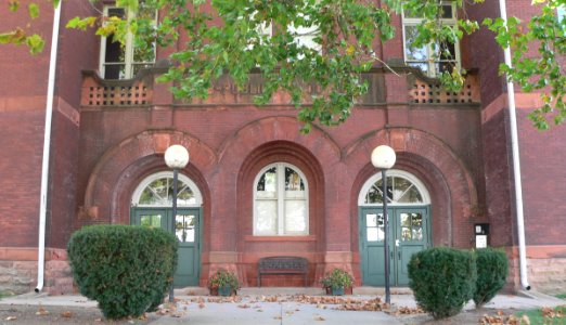 Columbian School (Omaha) N entrance